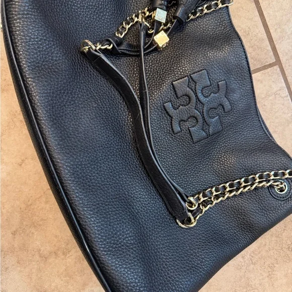 Tory Burch Black Pebbled Leather Shoulder Bag - Picture 2 of 11